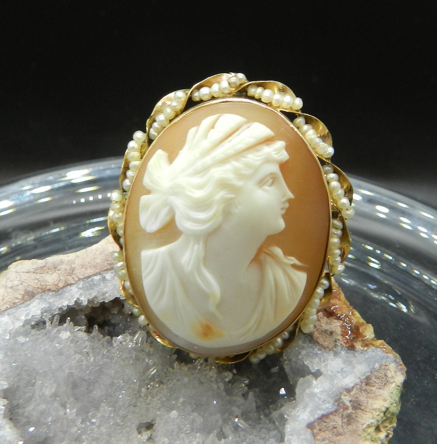 Antique Victorian 10K Gold Shell Cameo Pin Pendant