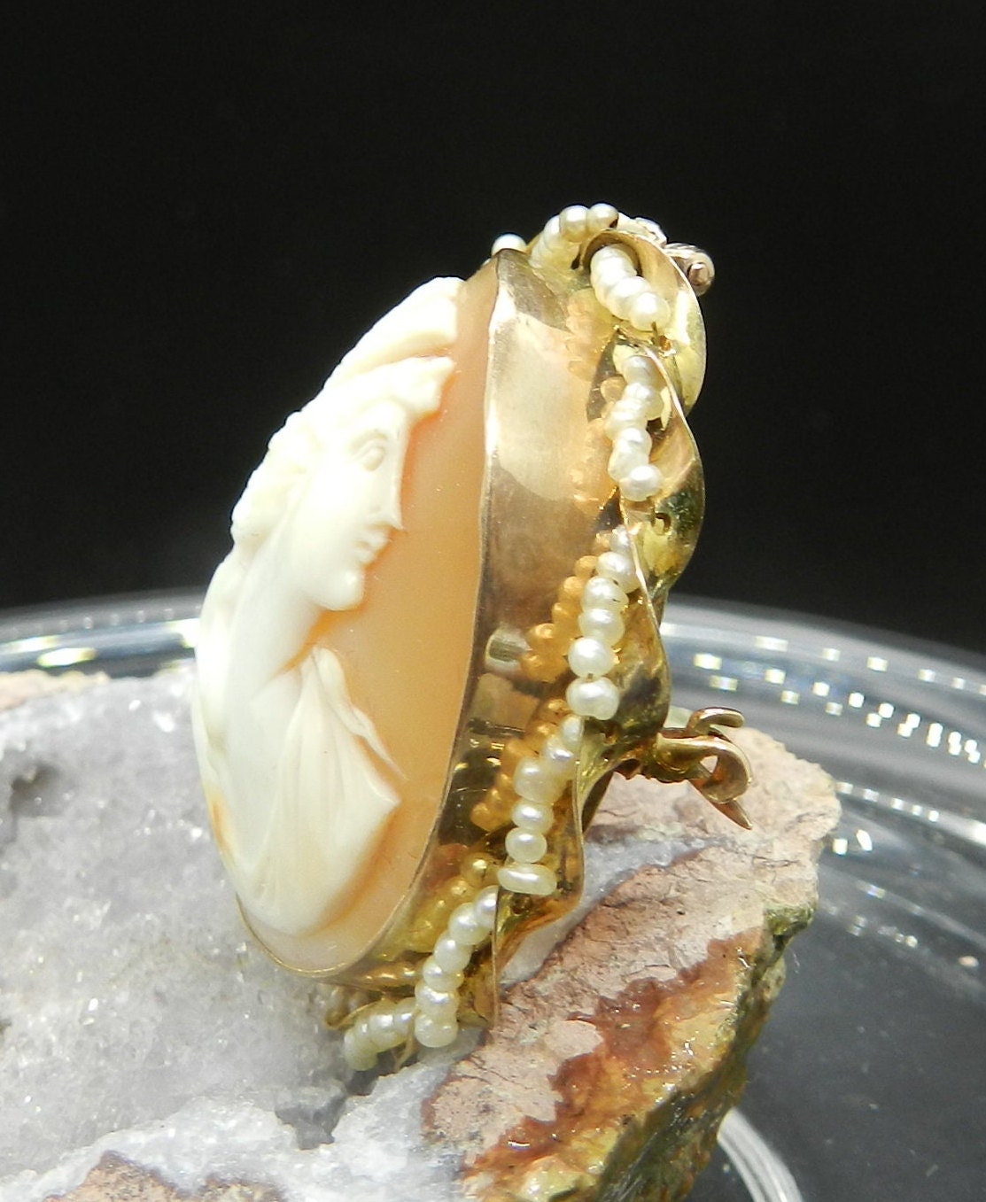Antique Victorian 10K Gold Shell Cameo Pin Pendant