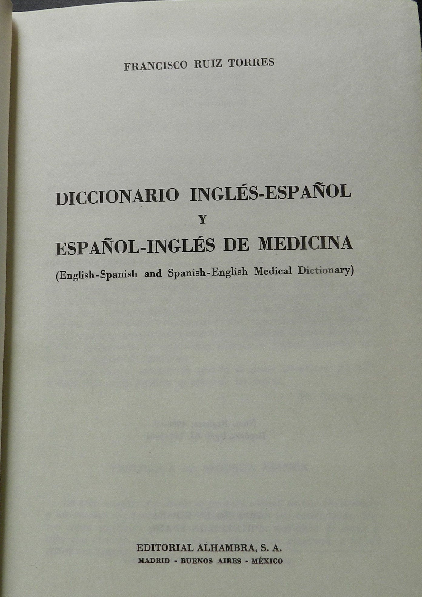 Vintage Medical Dictionary in Spanish & English Book "Medicina Diccionario Ingles-Espanol Espanol-Ingles" 1968 Printed in Spain